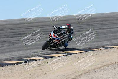 media/Oct-13-2025-Moto Forza (Mon) [[a66d839500]]/3-B Group/Session 2 (Bowl)/